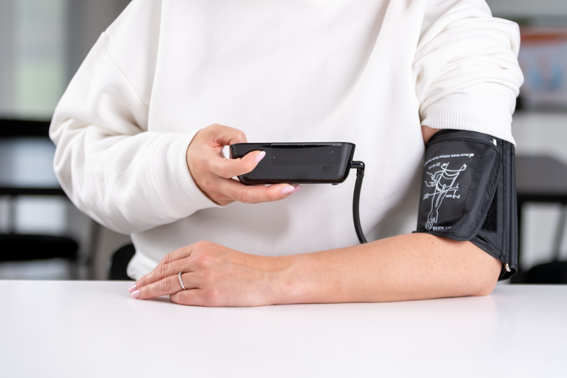blodtrykksmåler for overarm fra Beurer. Kjøp på Bodymarkers.com. FOTO